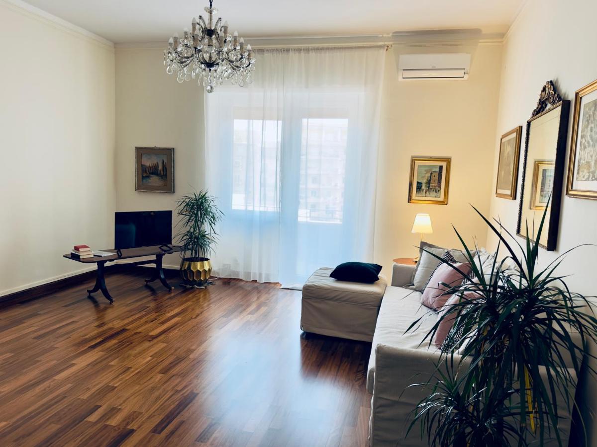 Elegant Apartment In City Center Cagliari Zewnętrze zdjęcie